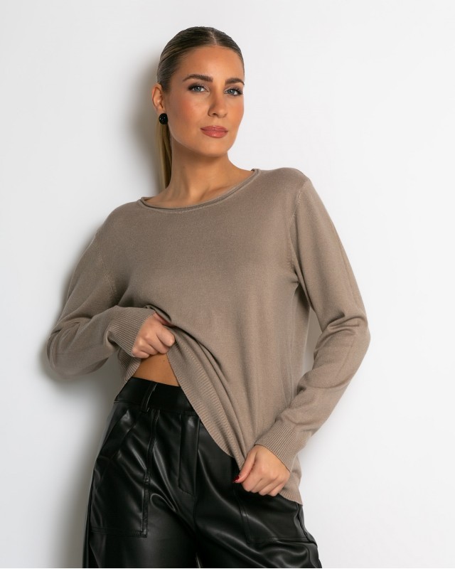 Μπλούζα ψιλό πλεκτό με λαιμόκοψη μπεζ