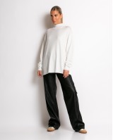 Μπλούζα ψιλό πλεκτό απαλή υφή με λουπέτο εκρού