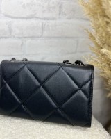 Τσάντα καπιτονέ με κούμπωμα και αλυσίδα μαύρο Τσάντα καπιτονέ με κούμπωμα και αλυσίδα μαύρο