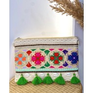 Boho ethnic clutch με κεντήματα φούξια