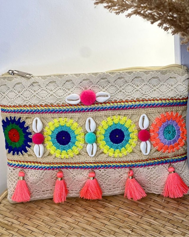 Boho ethnic clutch με κεντήματα κοραλί