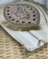 Τσαντάκι Boho με κεντήματα & παγιέτες μπεζ Τσαντάκι Boho με κεντήματα & παγιέτες μπεζ