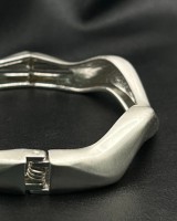 Sculpted Wave Bracelet – Silver