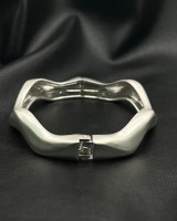 Sculpted Wave Bracelet – Silver