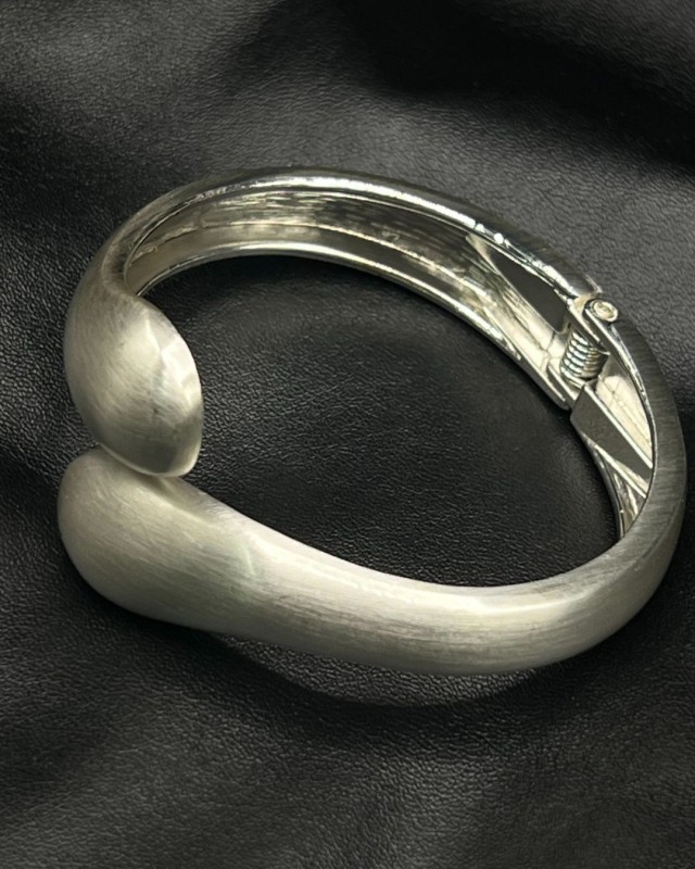 Open Curve Bangle silver