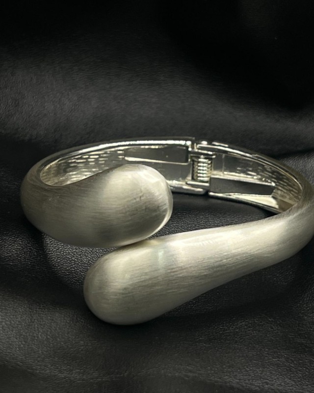 Open Curve Bangle silver