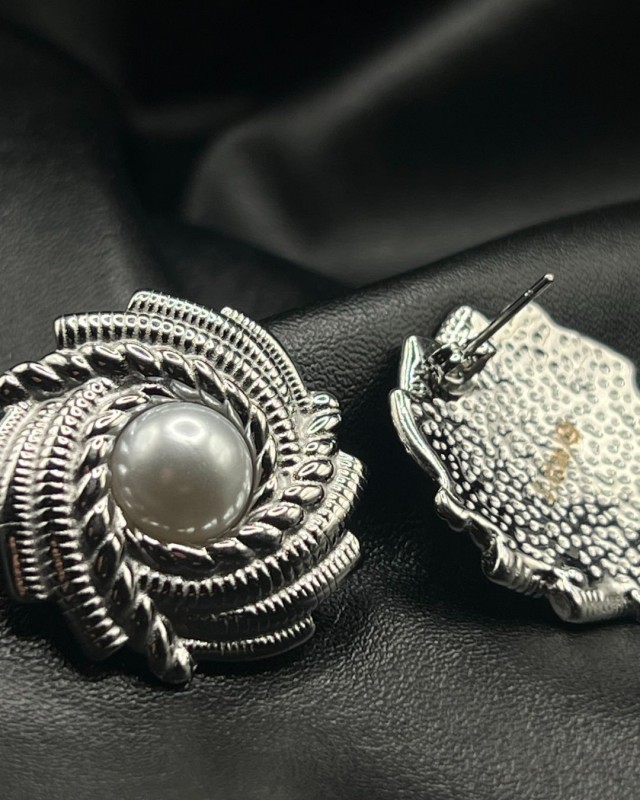 Silver Twisted Pearl Earrings