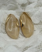 Beige Curve Earrings