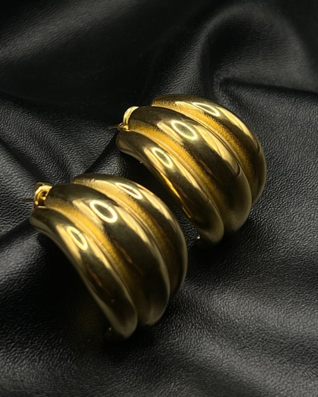 Gold Ribbed Hoop Earrings