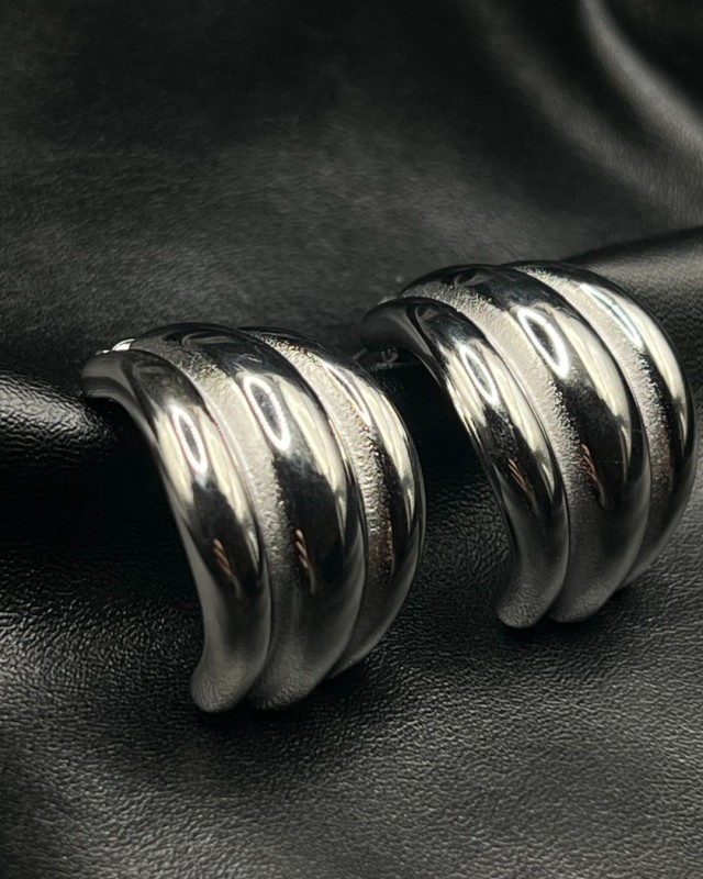 Silver Ribbed Hoop Earrings