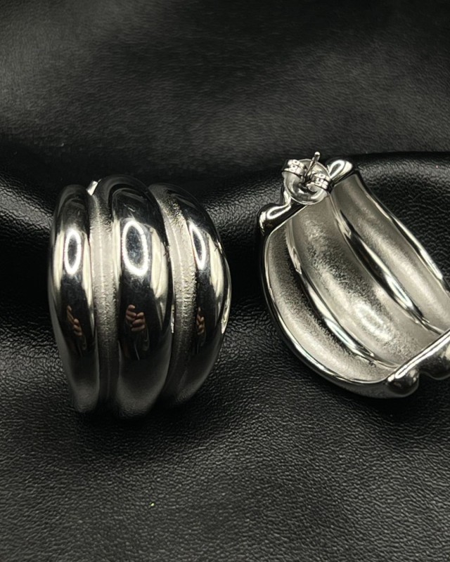 Silver Ribbed Hoop Earrings