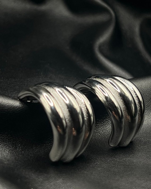 Silver Ribbed Hoop Earrings