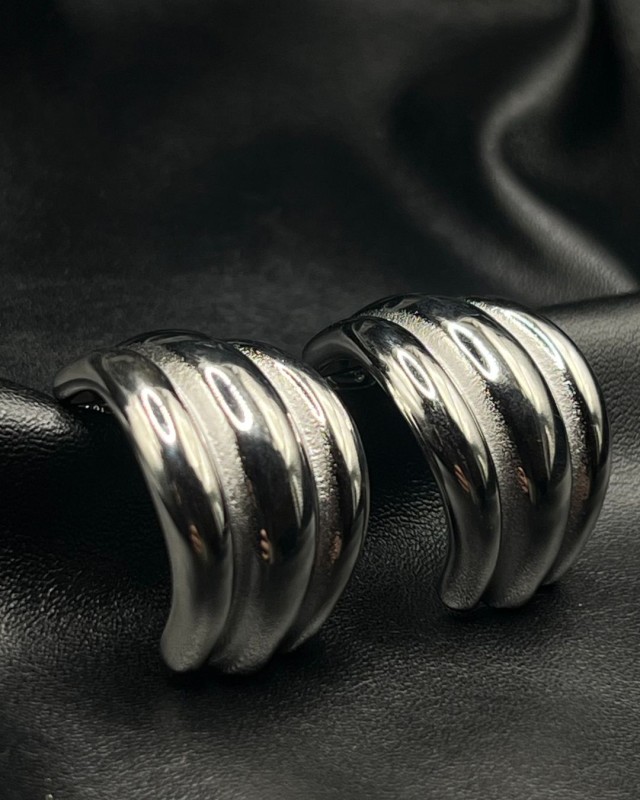 Silver Ribbed Hoop Earrings