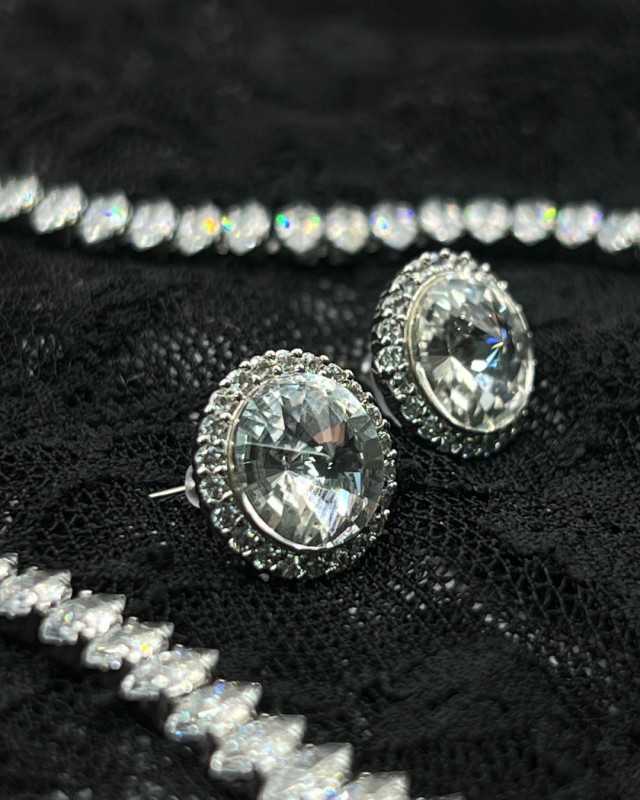 Round Crystal Halo Earrings silver