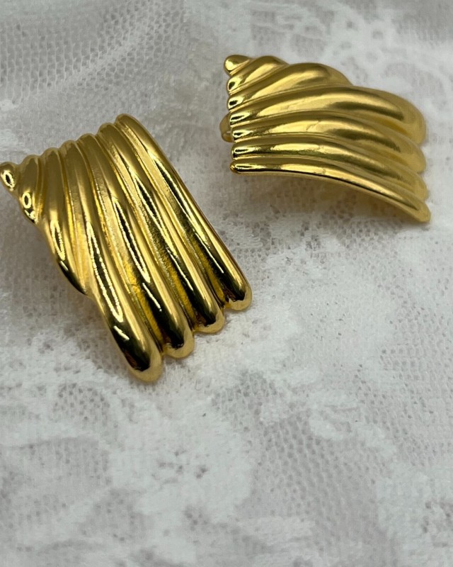 Folded Wave Earrings Gold