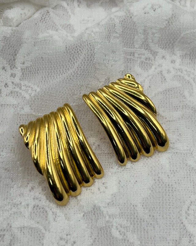 Folded Wave Earrings Gold