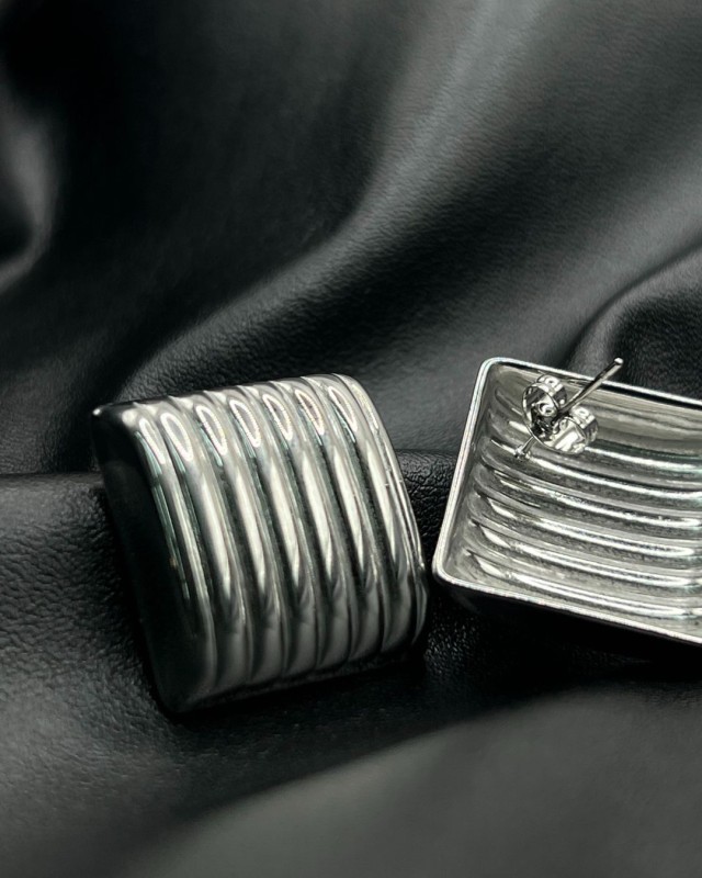 Square Ribbed Earrings silver