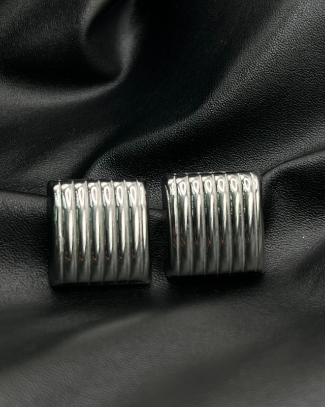 Square Ribbed Earrings silver