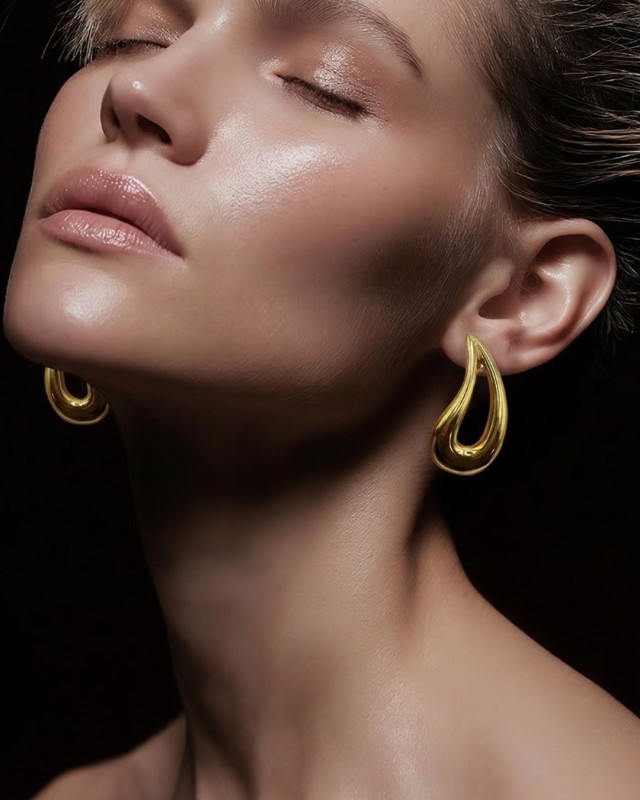 Gold Drop Curve Earrings
