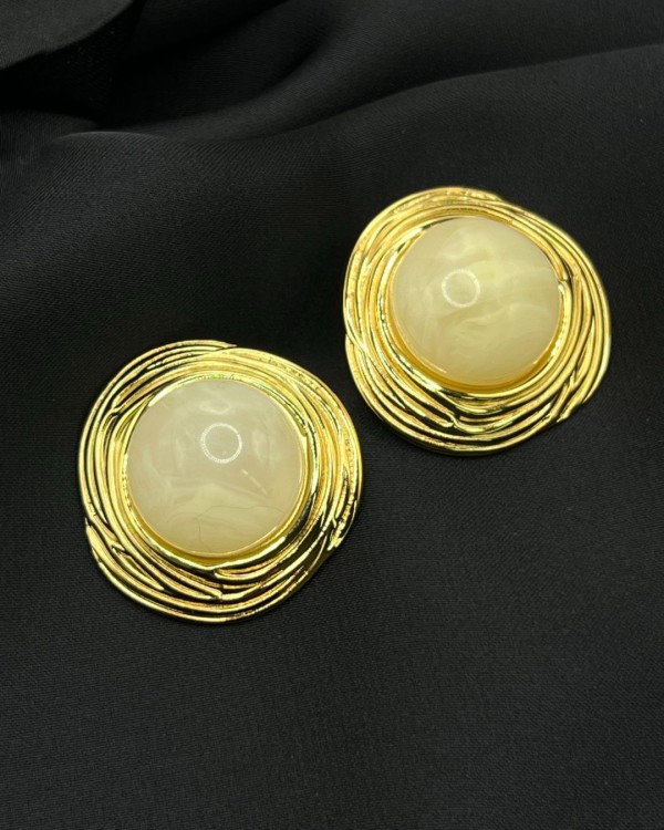 Vintage Earrings Ivory