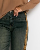 Jean wide leg με δαντέλα στο πλάι dirty denim