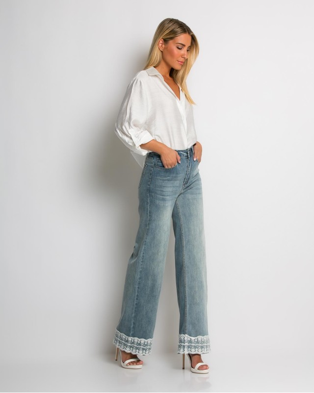 Jean με δαντέλα στο τελείωμα denim