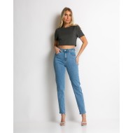 Jean mom fit denim