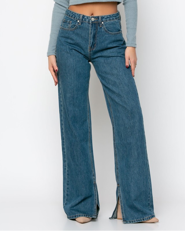 Jean με σκίσιμο στο τελείωμα