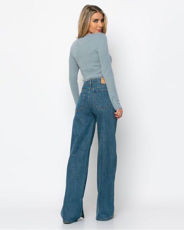 Jean με σκίσιμο στο τελείωμα