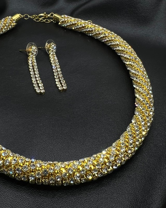 SET Gold Crystal Choker & Earrings