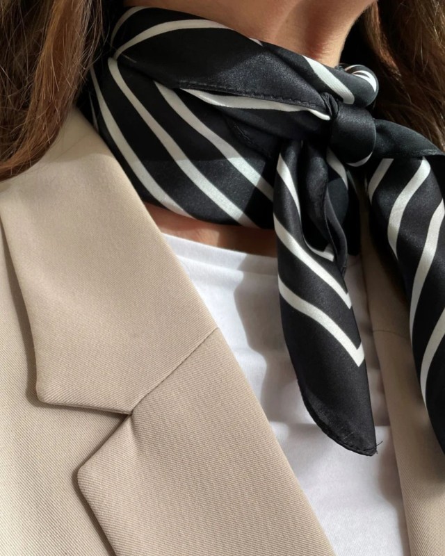 Geometric Lines Scarf black