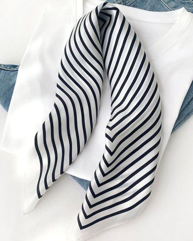 Geometric Lines Scarf white