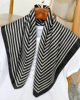 Geometric Lines Scarf black