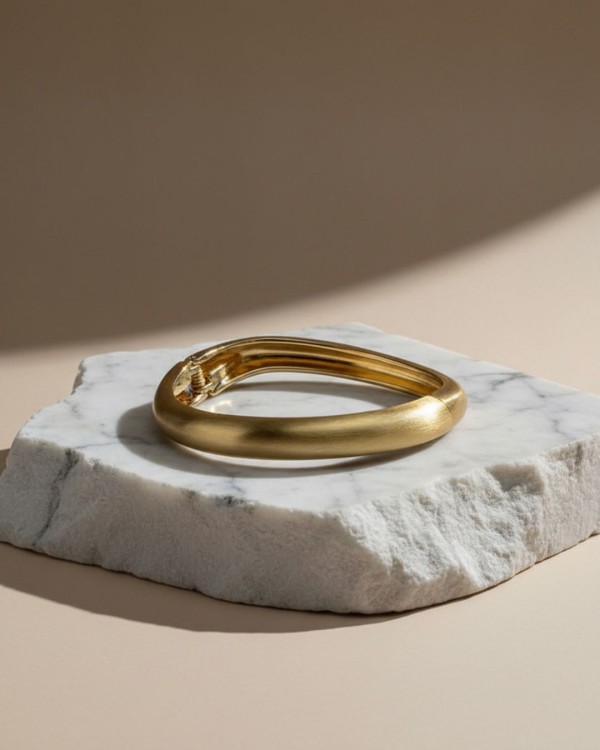 Smooth Oval Bracelet – Gold