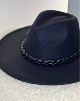 Καπέλο Fedora με πλεξούδα μα΄ύρο